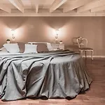 Aparthotel Thea - Centro Storico 4*