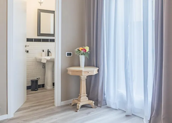 Thea - Centro Storico 4* Monza