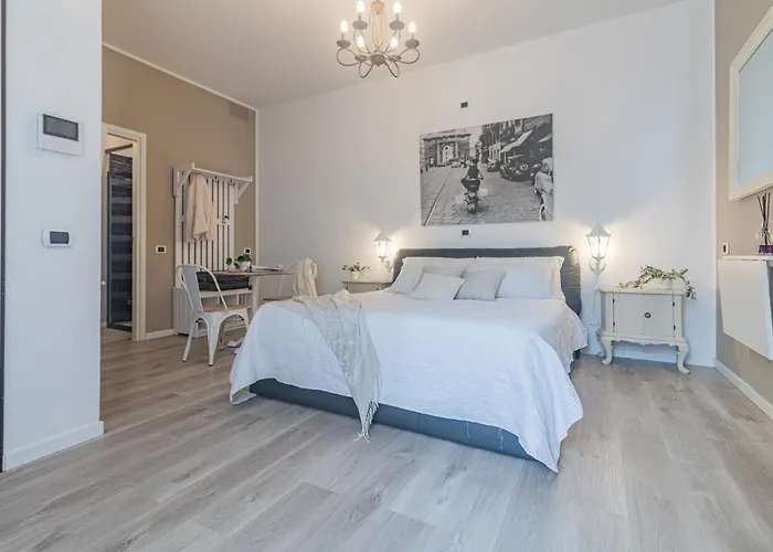 Thea - Centro Storico 4*